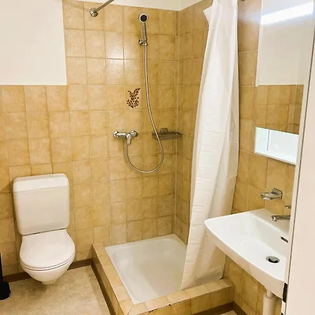 Apartment Center Next To Hb Main Train Station *