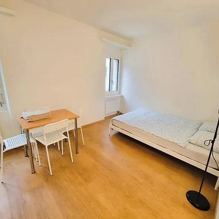 Center Next To Hb Main Train Station La - Self Checkin *